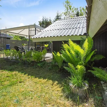 펜션 Three-bedroom Holiday In *