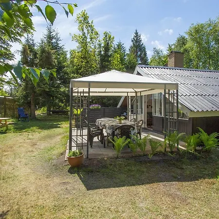 펜션 Three-bedroom Holiday In *