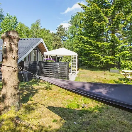 펜션 Three-bedroom Holiday In *
